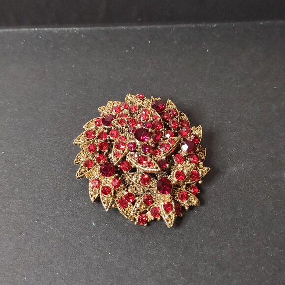 Very Pretty Red And Gold Tone Brooch - Picture 3 of 11
